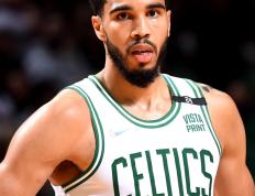 约基奇官方公布新规，米切尔引发争议，刷新队史纪录球迷热议！的简单介绍