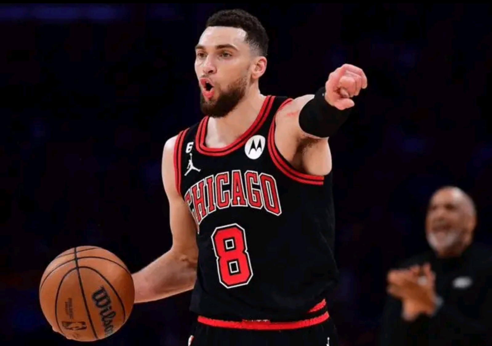 公牛三巨头联手,唐斯得分突破,逆转取胜冲击季后赛!